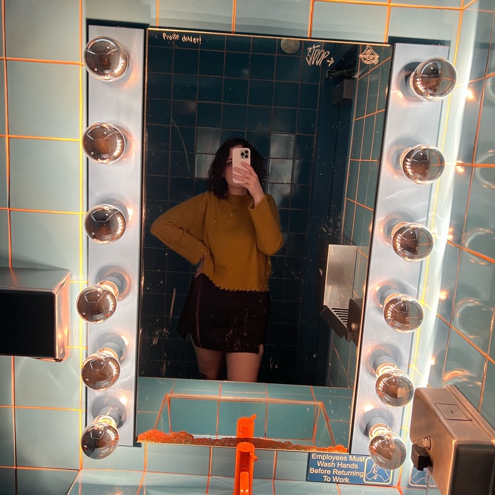 Meet your Posher, Sharon